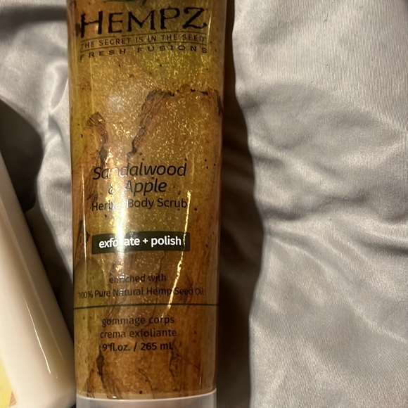 Hempz set - Picture 3 of 3